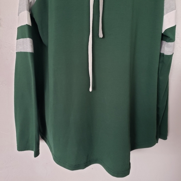 Famulily XXL Long Sleeve Shirt Raglan Green Grey White Lace Up Top - Picture 6 of 7